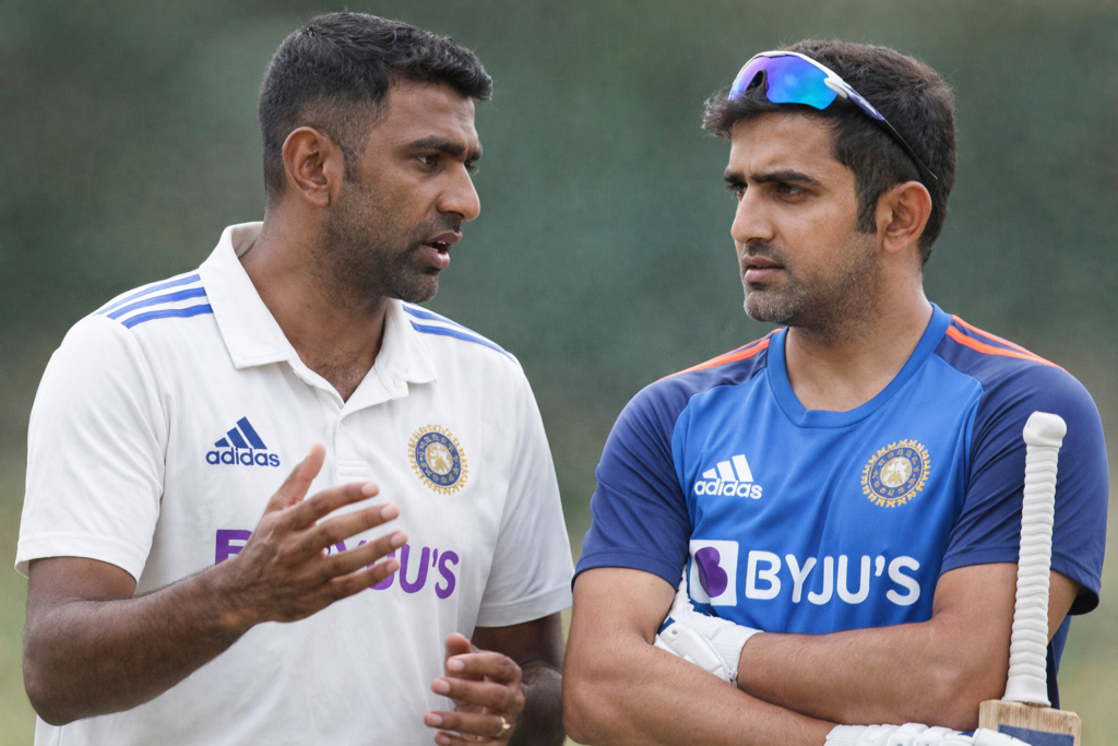 R Ashwin and Gautam Gambhir strategy talk